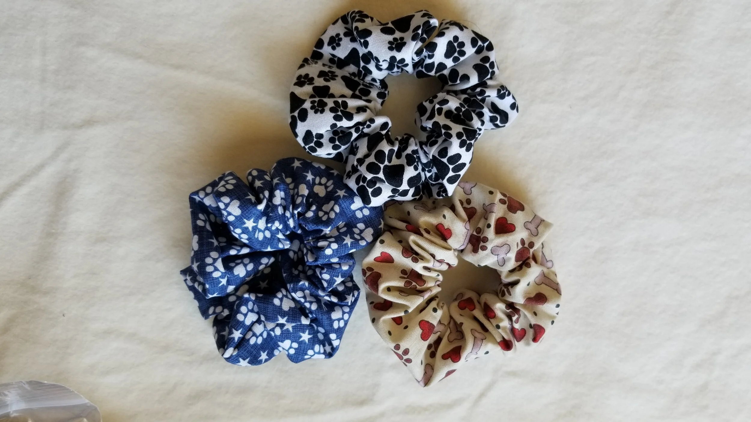 Paw print scrunchie online